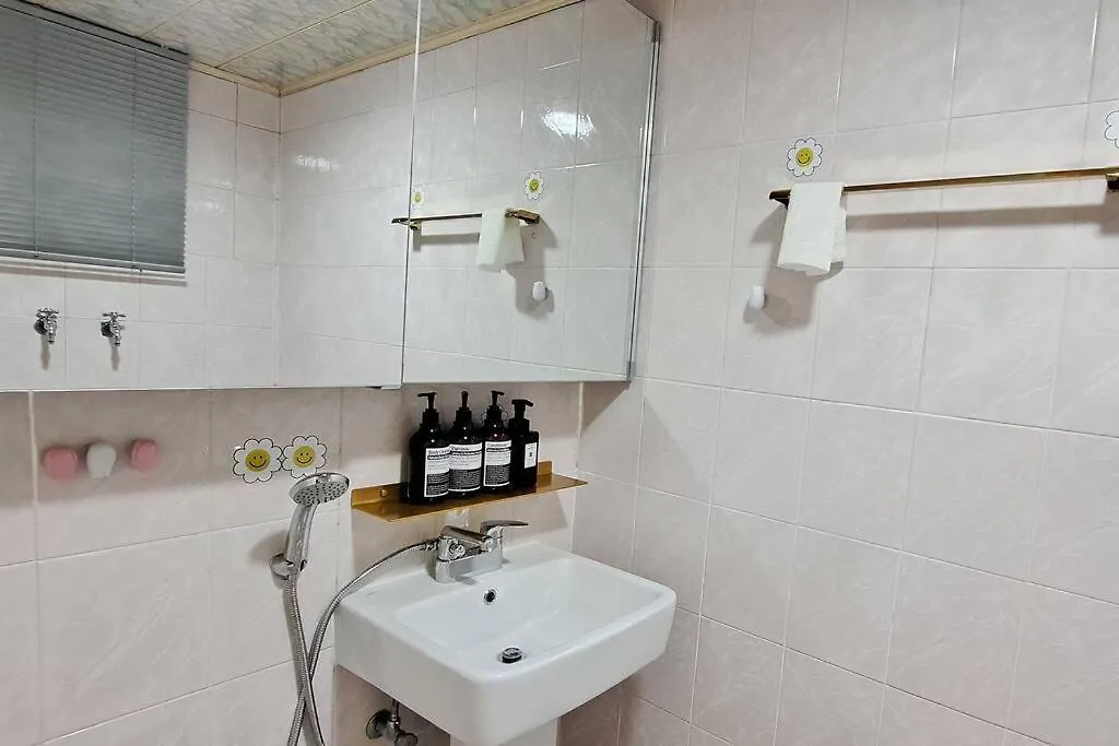 2 Rooms Daebang Station Yeouido Hangang Park Nodeul Island Seoul 0*,