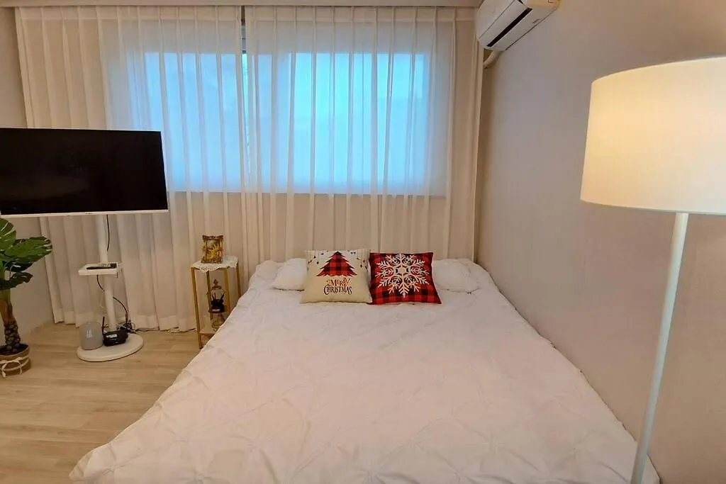 2 Rooms Daebang Station Yeouido Hangang Park Nodeul Island Seoul Apartment